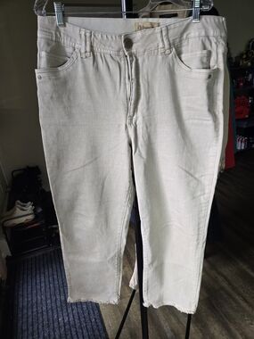 Democracy Women's Relaxed Jeans in Light Cream
